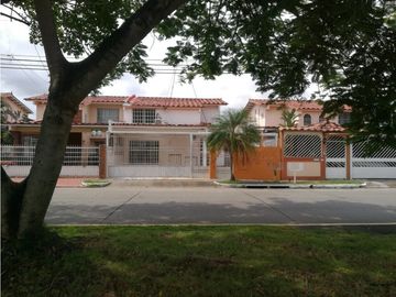 VENTA CASA DÚPLEX LA FONTANA CHANIS