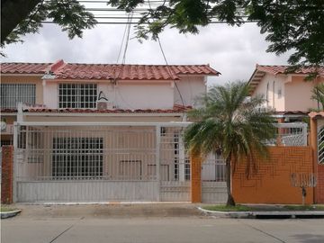 VENTA CASA DÚPLEX LA FONTANA CHANIS