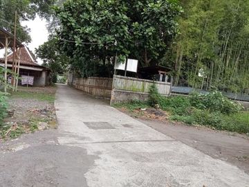 Tanah Pekarangan di Jalan Kaliurang Dekat Pasar Randu Alas