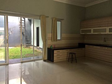 Di Jual Rumah di Setiabudi dekat geger kalong dan sarijadi