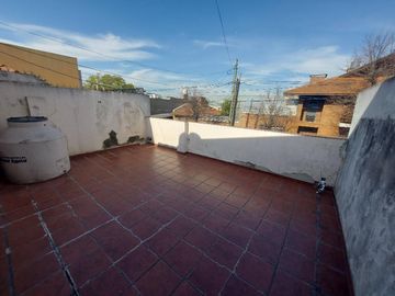 Casa PH en venta en Lanus Oeste