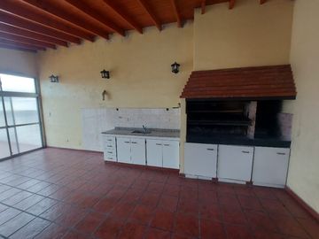 Casa PH en venta en Lanus Oeste