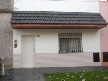 Casa PH en venta en Lanus Oeste