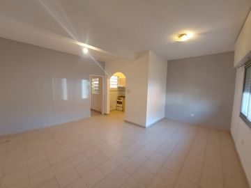 Casa PH en venta en Lanus Oeste