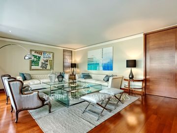 Las Condes, gran y exclusivo departamento.