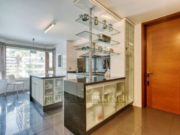 Las Condes, gran y exclusivo departamento.