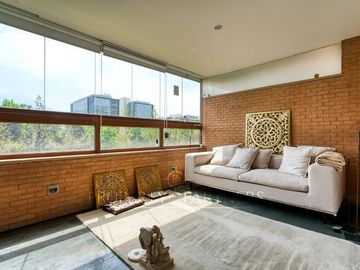 Las Condes, gran y exclusivo departamento.