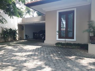 For Rent 6BR Modern Balinese-style House at Cipete