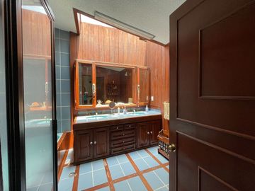 CASA EN VENTA  LOMAS SAN ANGEL INN CON SEGURIDAD