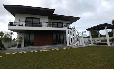 Beautiful Beach House in Porto Laiya, Batangas for Sale