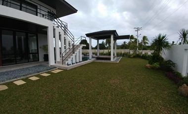 Beautiful Beach House in Porto Laiya, Batangas for Sale
