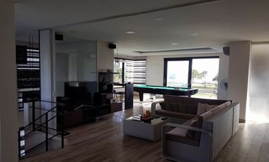 Beautiful Beach House in Porto Laiya, Batangas for Sale