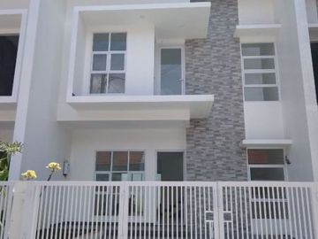 Ready stock rumah dijual mewah cantik rasa villa di Cisaranten Arcamanik