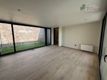 Espectacular casa nueva en condominio 4D/7B en Carampangue