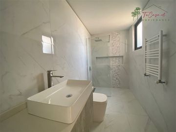 Espectacular casa nueva en condominio 4D/7B en Carampangue