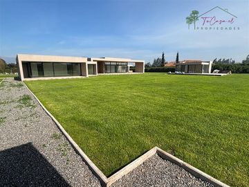 Espectacular casa nueva en condominio 4D/7B en Carampangue
