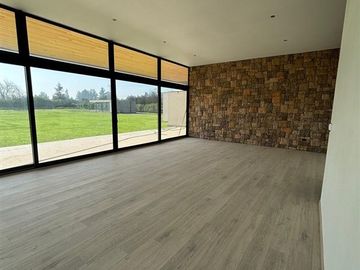Espectacular casa nueva en condominio 4D/7B en Carampangue