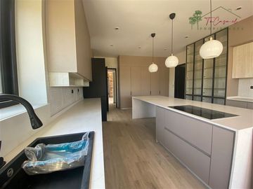 Espectacular casa nueva en condominio 4D/7B en Carampangue