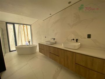 Espectacular casa nueva en condominio 4D/7B en Carampangue