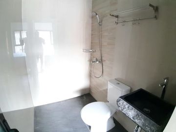 Kost eksklusif 4 lantai dekat kampus UGM