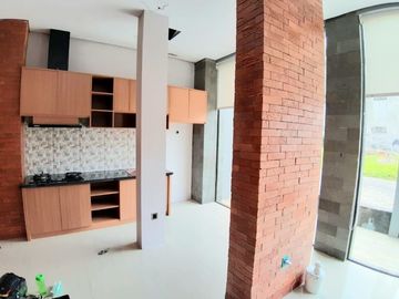 Kost eksklusif 4 lantai dekat kampus UGM