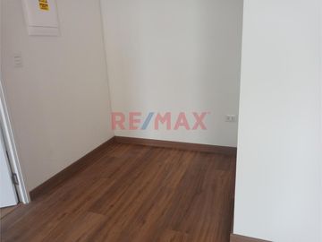 Alquila Y Recibe El Nuevo Año En San Isidro Cerca Del Malecón Depto De 2 Hab Y Cochera