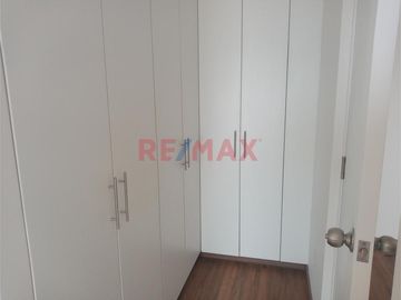 Alquila Y Recibe El Nuevo Año En San Isidro Cerca Del Malecón Depto De 2 Hab Y Cochera