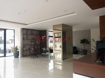 Alquila Y Recibe El Nuevo Año En San Isidro Cerca Del Malecón Depto De 2 Hab Y Cochera