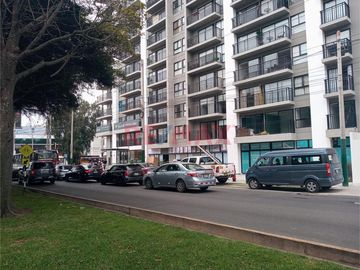 Alquila Y Recibe El Nuevo Año En San Isidro Cerca Del Malecón Depto De 2 Hab Y Cochera