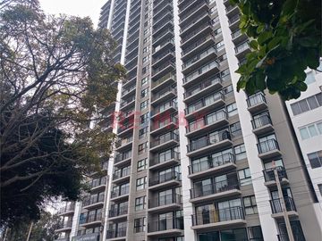 Alquila Y Recibe El Nuevo Año En San Isidro Cerca Del Malecón Depto De 2 Hab Y Cochera