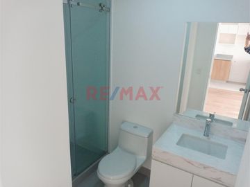 Alquila Y Recibe El Nuevo Año En San Isidro Cerca Del Malecón Depto De 2 Hab Y Cochera