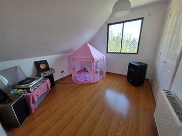 Linda Casa en venta dentro de condominio en Huechuraba