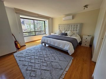 Linda Casa en venta dentro de condominio en Huechuraba