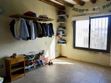 SE VENDE Casa Dos Pisos 3D 3B Complejo Cerrado Chacras de Coria