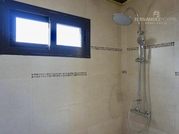 SE VENDE Casa Dos Pisos 3D 3B Complejo Cerrado Chacras de Coria