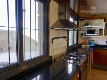 SE VENDE Casa Dos Pisos 3D 3B Complejo Cerrado Chacras de Coria