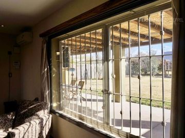 SE VENDE Casa Dos Pisos 3D 3B Complejo Cerrado Chacras de Coria