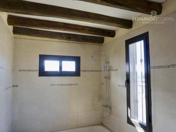 SE VENDE Casa Dos Pisos 3D 3B Complejo Cerrado Chacras de Coria
