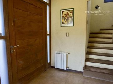 SE VENDE Casa Dos Pisos 3D 3B Complejo Cerrado Chacras de Coria