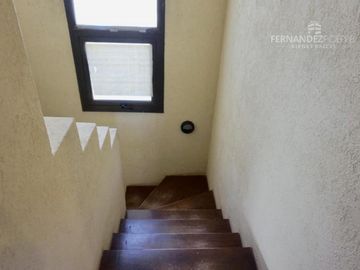 SE VENDE Casa Dos Pisos 3D 3B Complejo Cerrado Chacras de Coria