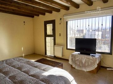 SE VENDE Casa Dos Pisos 3D 3B Complejo Cerrado Chacras de Coria