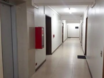 Venta Oficina en calle Sta. Magdalena Providencia