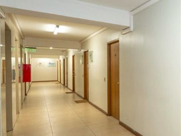 Venta Oficina en calle Sta. Magdalena Providencia