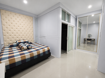 Dijual Rumah Tiga Lantai Siap Huni di Taman Boston Puri Surya Jaya Gedangan Sidoarjo