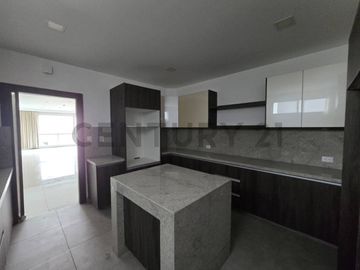 Venta Departamento de Estreno con Vista al Río en Samborondón