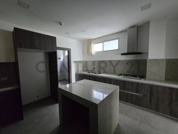 Venta Departamento de Estreno con Vista al Río en Samborondón