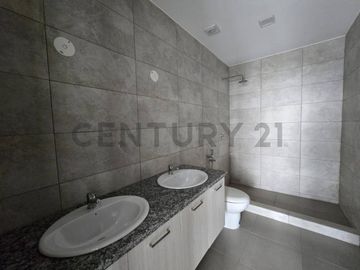 Venta Departamento de Estreno con Vista al Río en Samborondón