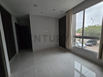 Venta Departamento de Estreno con Vista al Río en Samborondón