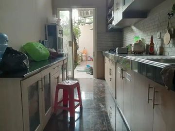 Rumah di Royal Residence Wiyung Furnish Murah Dekat Club House