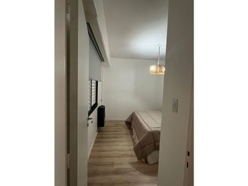 Departamento tres ambientes. A la calle. Brown 1400. Venta.